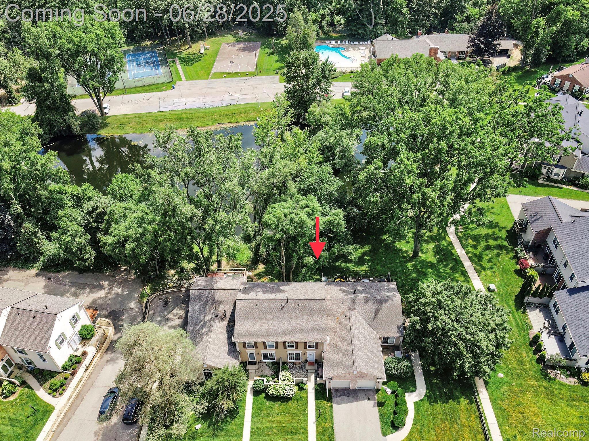 Rochester Hills City, Michigan 48306, United States, 3 Bedrooms Bedrooms, ,3 BathroomsBathrooms,Residential,Pending,160118