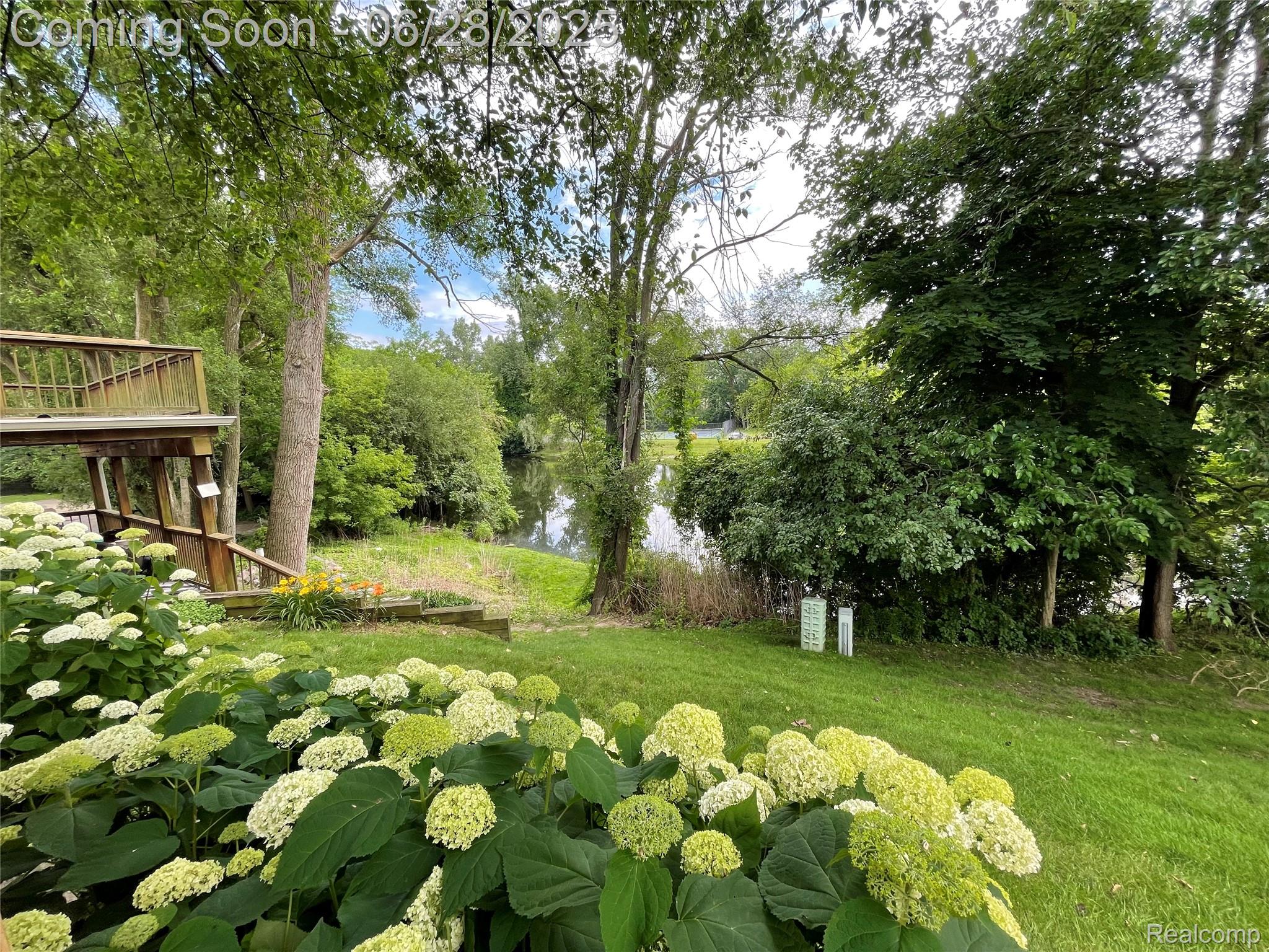 Rochester Hills City, Michigan 48306, United States, 3 Bedrooms Bedrooms, ,3 BathroomsBathrooms,Residential,Pending,160118