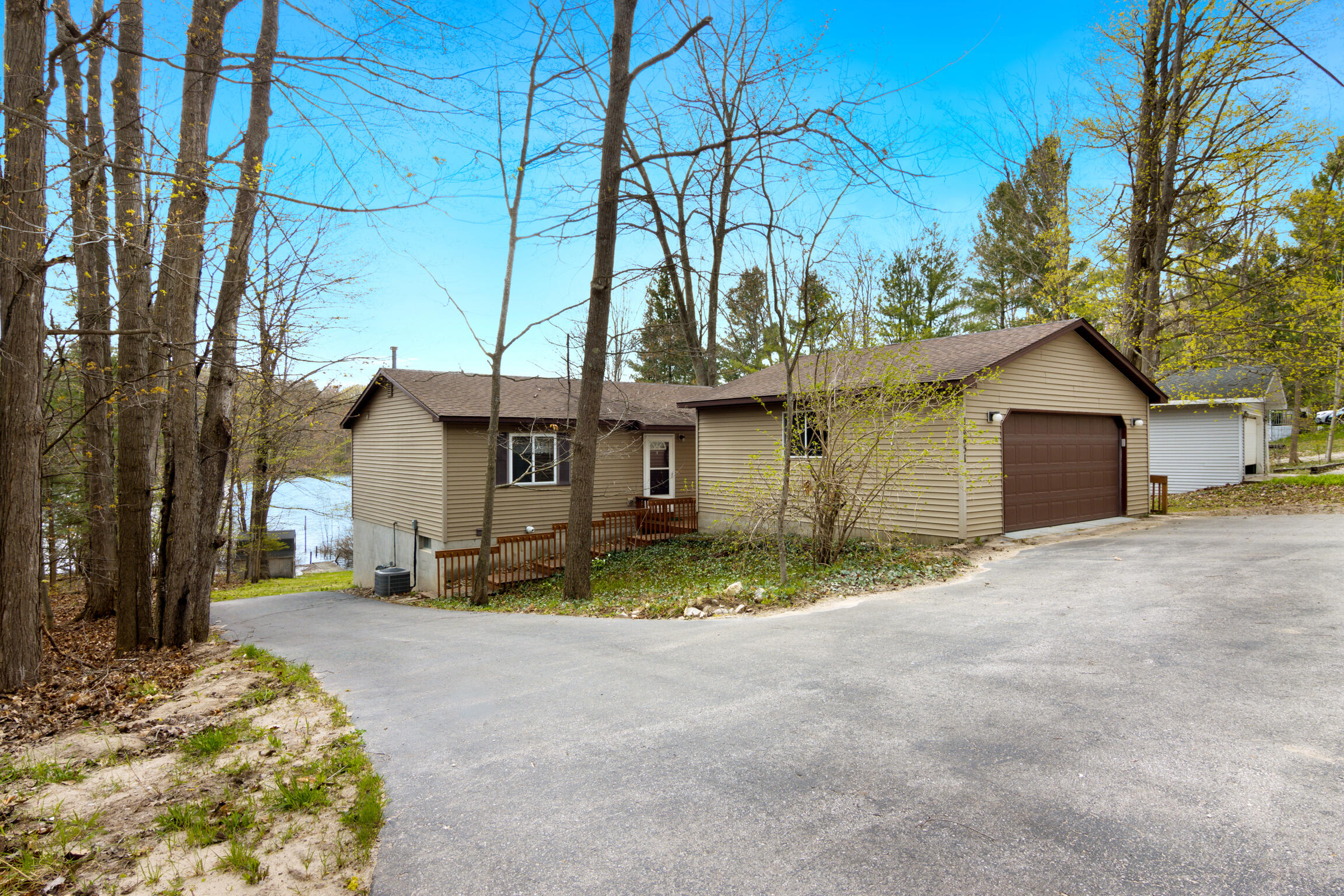 18851 Lakewood Circle