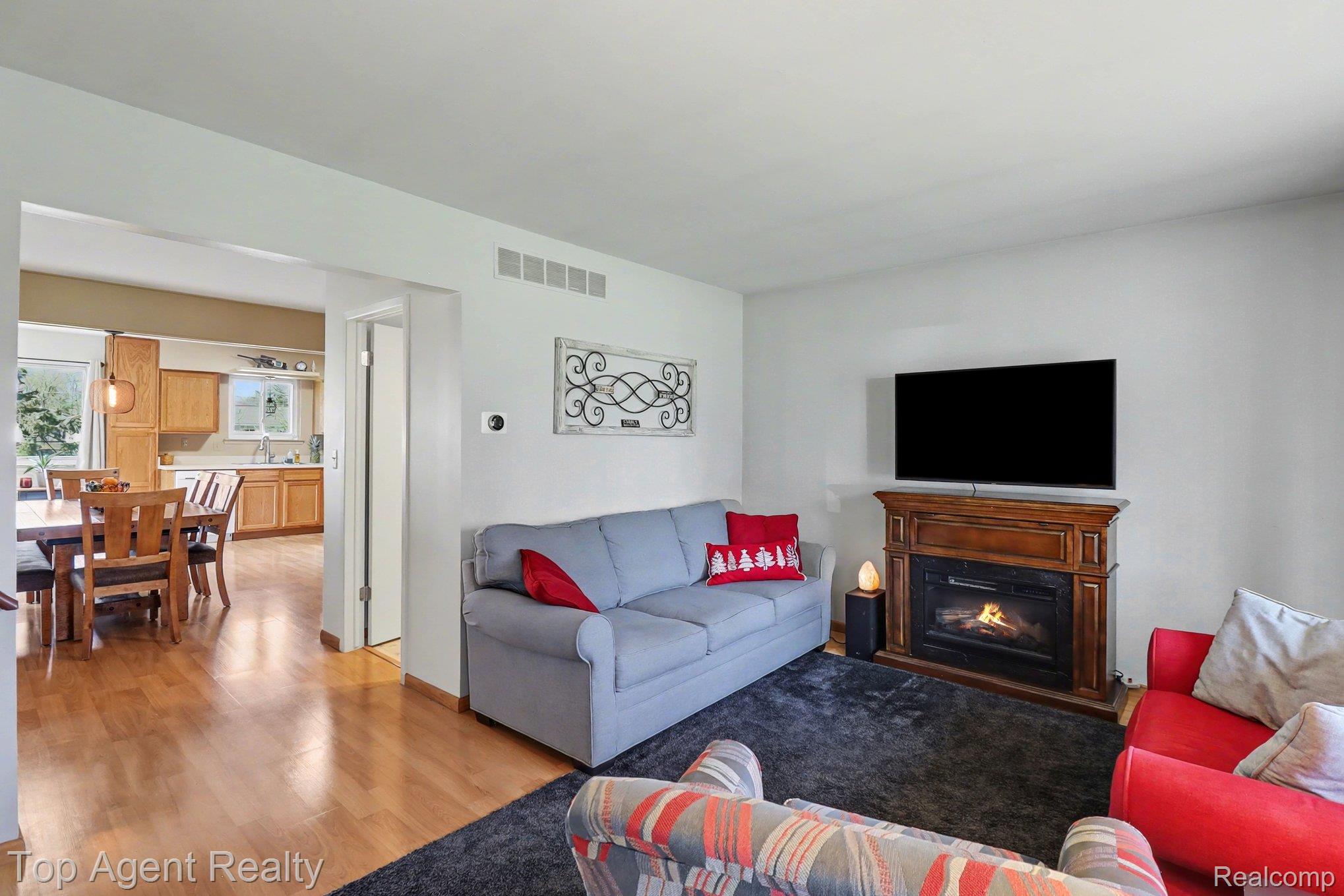 1010 Pelham Boulevard