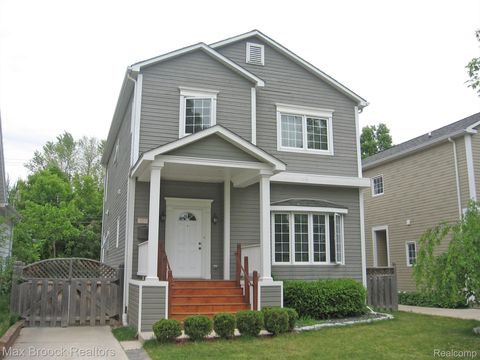 1489 HOLLAND Street Birmingham City MI 48009