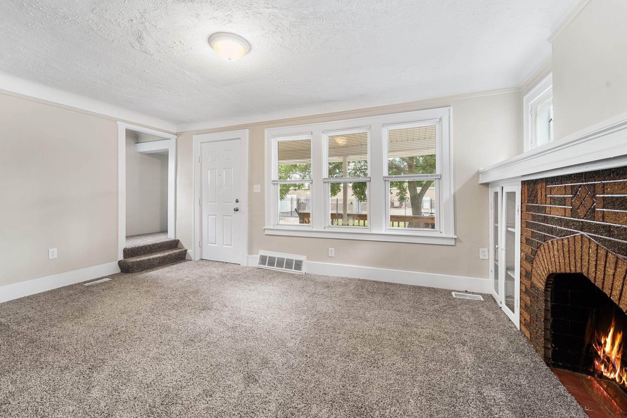 164 W Muir Avenue