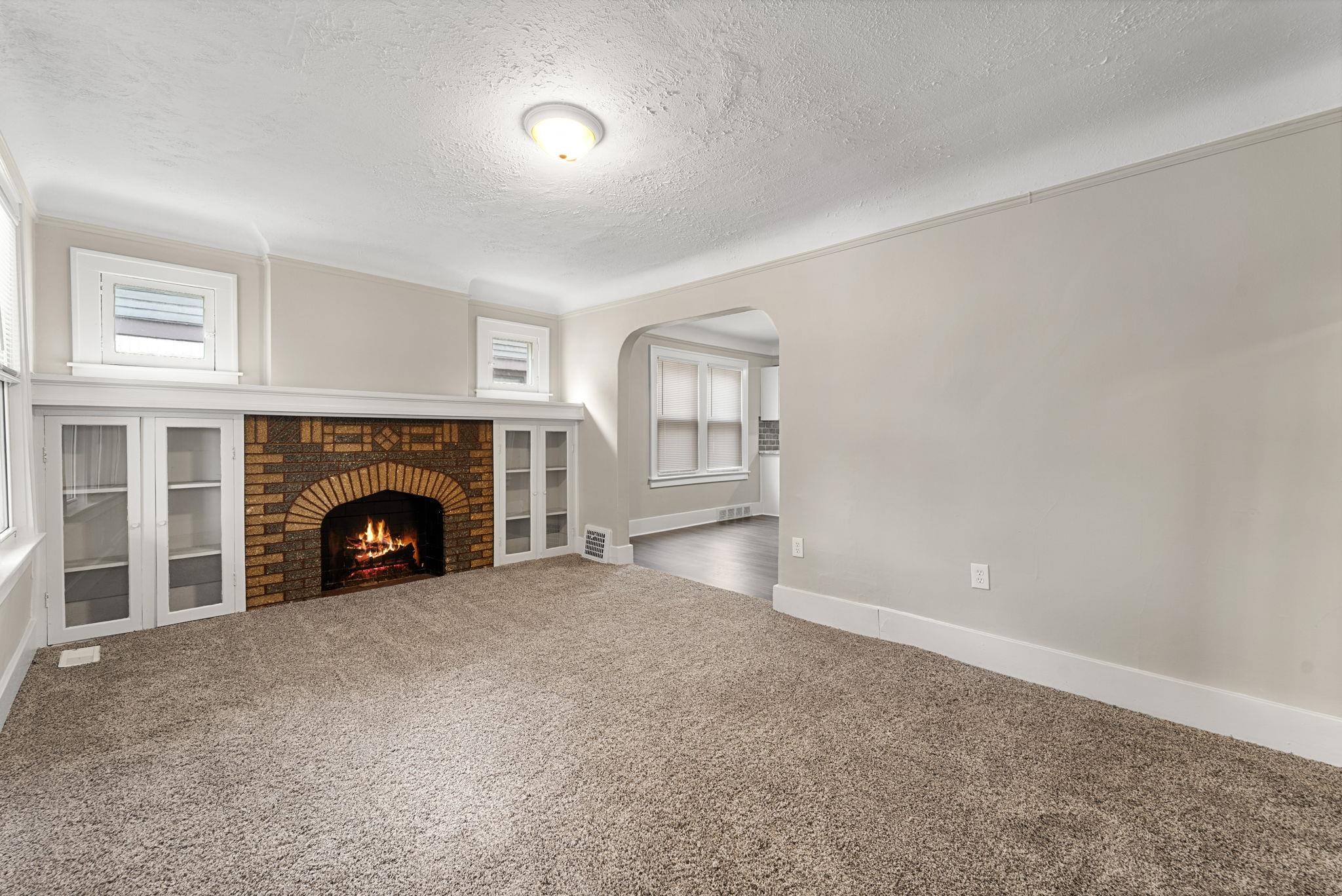 164 W Muir Avenue