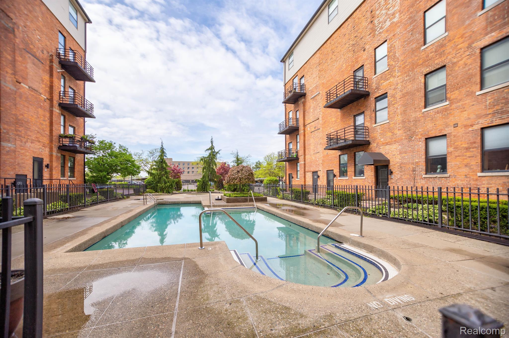 Detroit City, Michigan 48207, United States, 1 Bedroom Bedrooms, ,2 BathroomsBathrooms,Residential,Active,178792