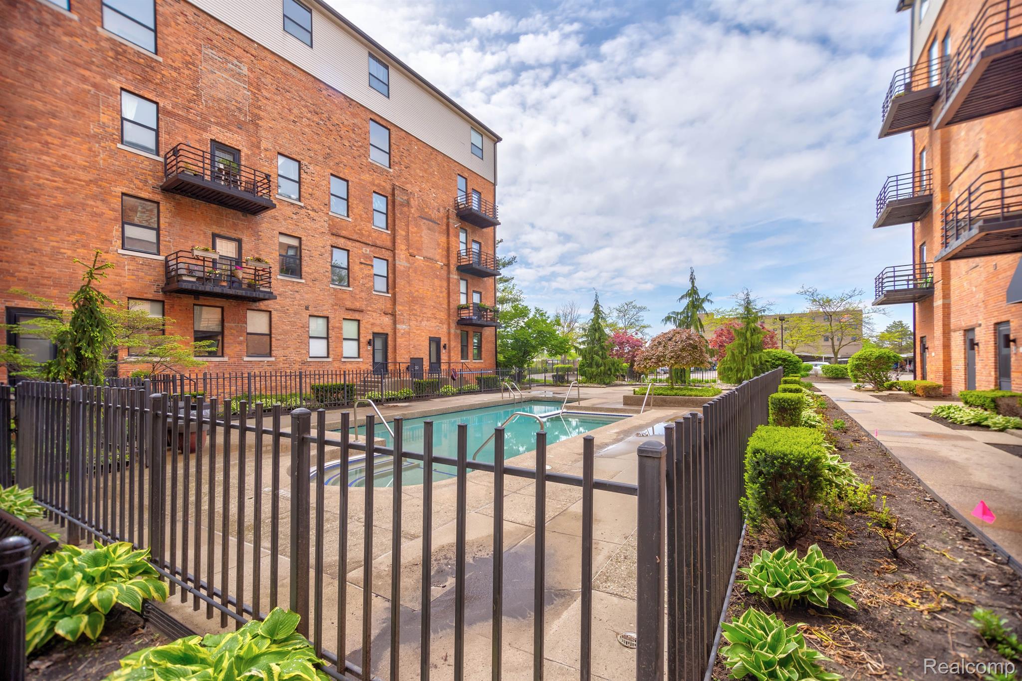 Detroit City, Michigan 48207, United States, 1 Bedroom Bedrooms, ,2 BathroomsBathrooms,Residential,Active,178792