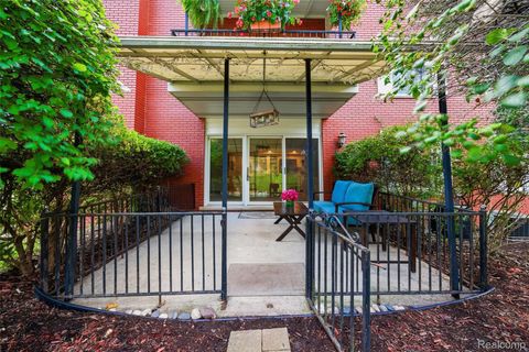 19710 13 Mile Road 107 Beverly Hills Village MI 48025