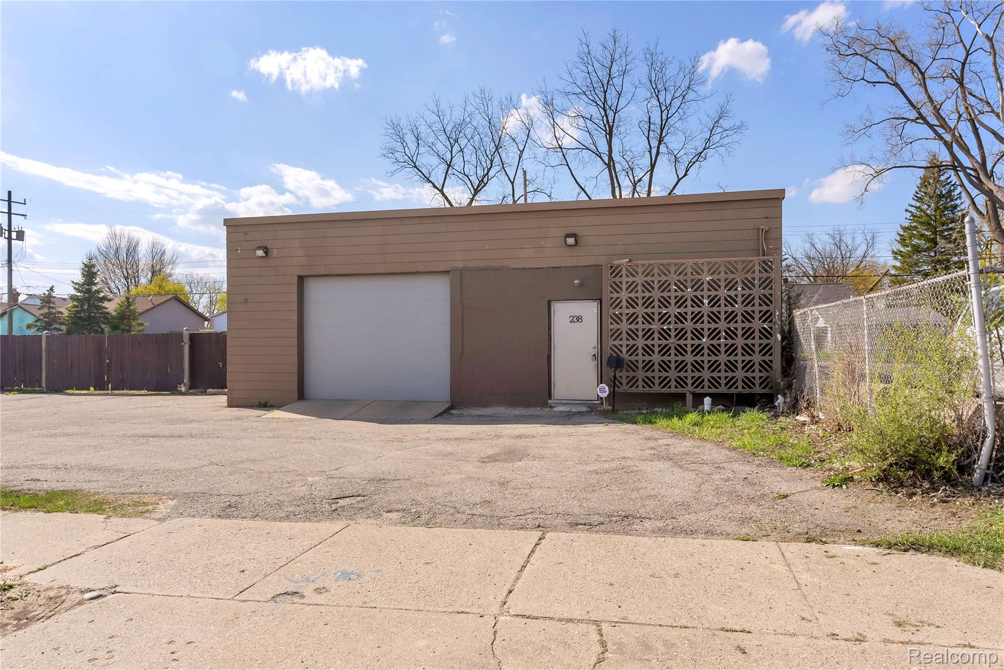 238 W Montcalm Street