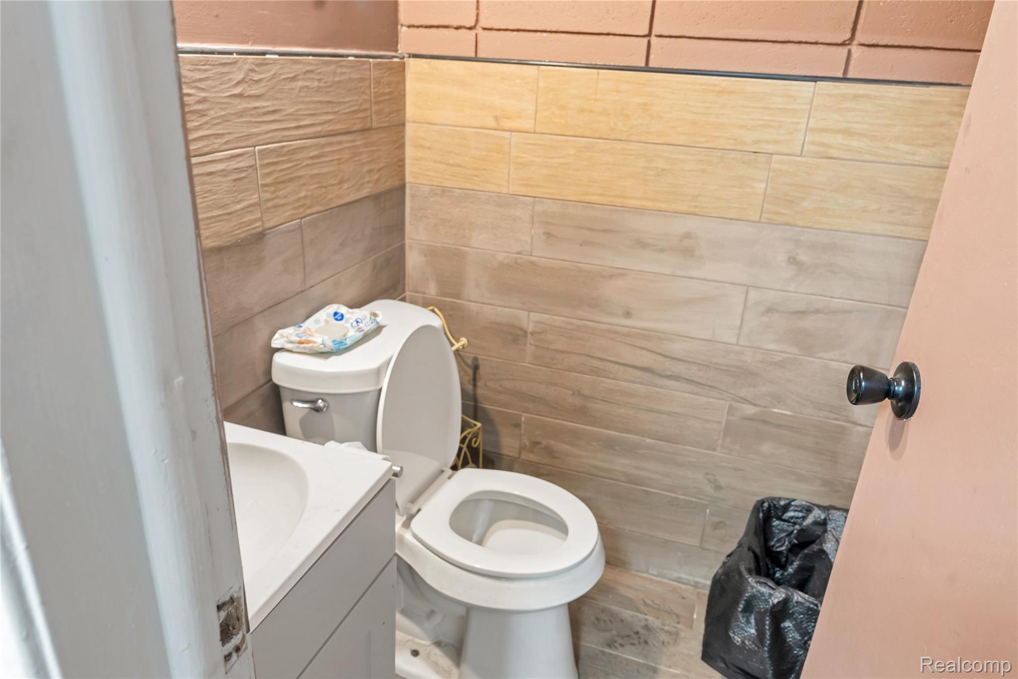 238 W Montcalm Street