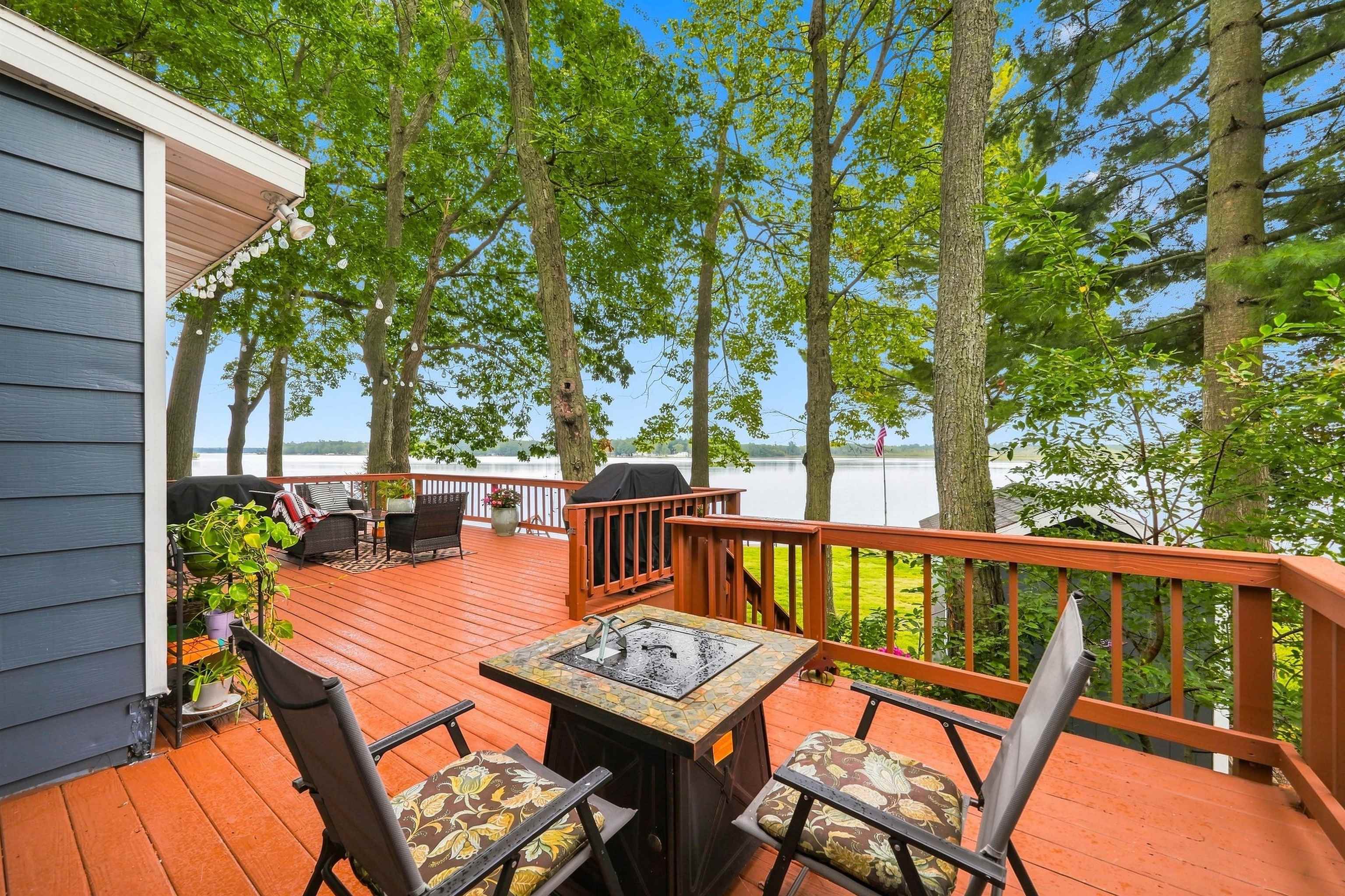 281 W Lake Drive