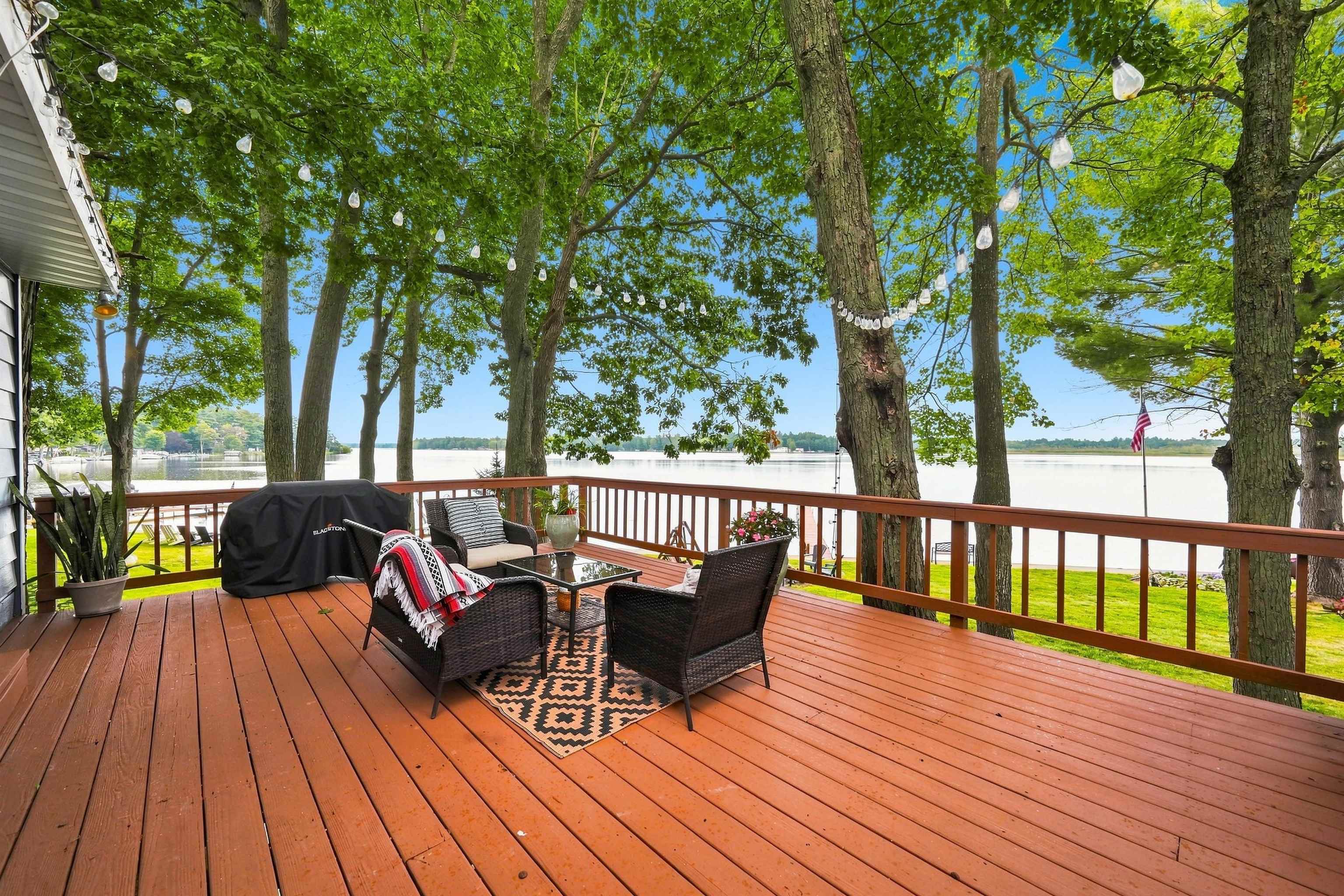 281 W Lake Drive