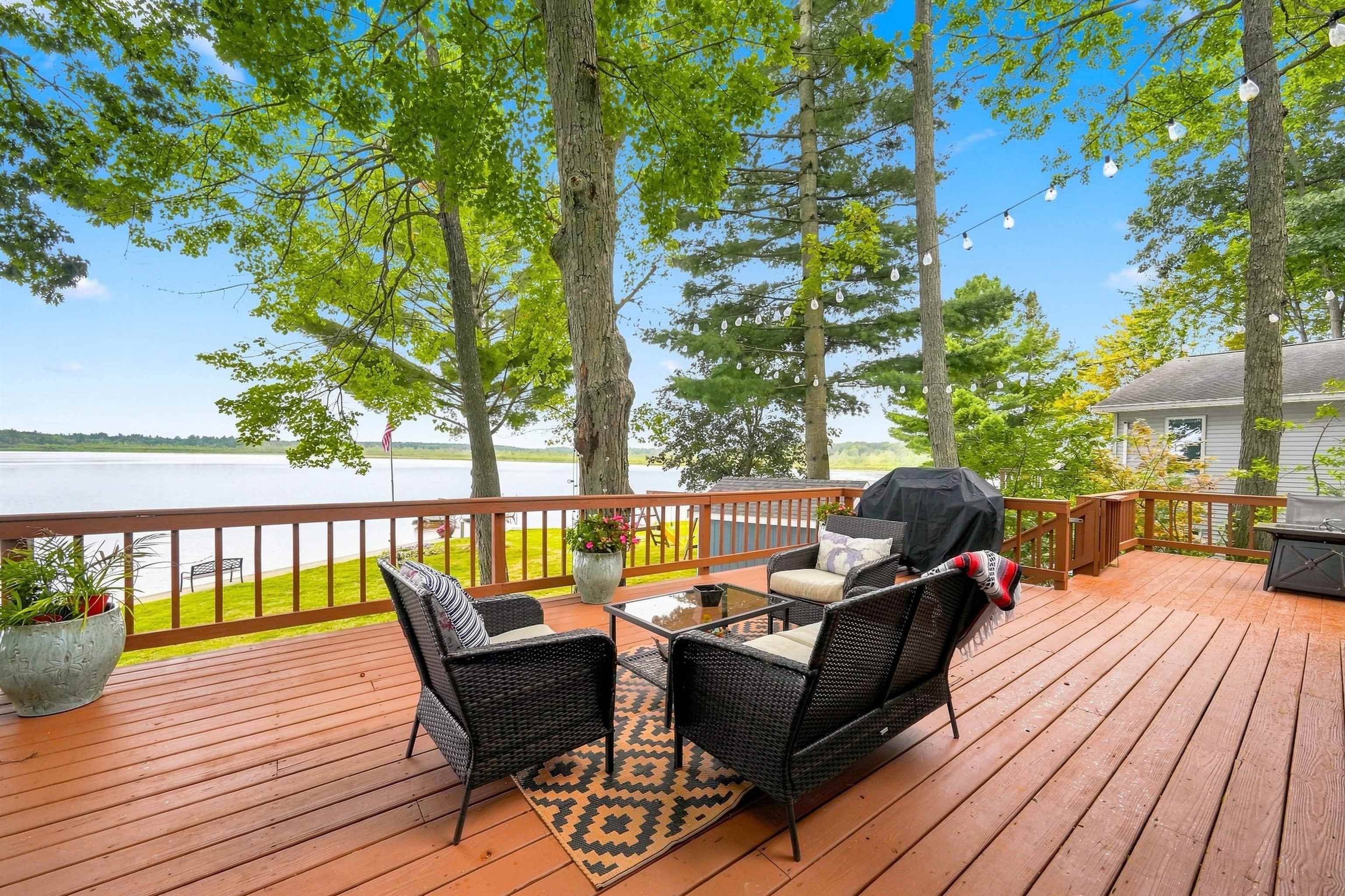 281 W Lake Drive