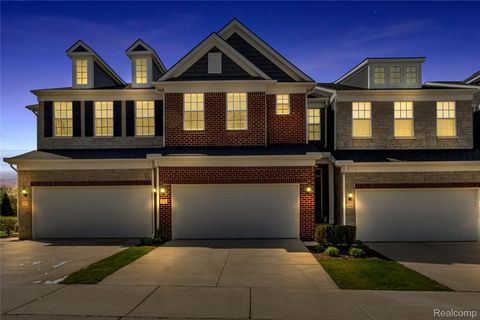 Photo of 313 Strawberry Drive, Rochester Hills City, MI 48307 (MLS # 20261017609)