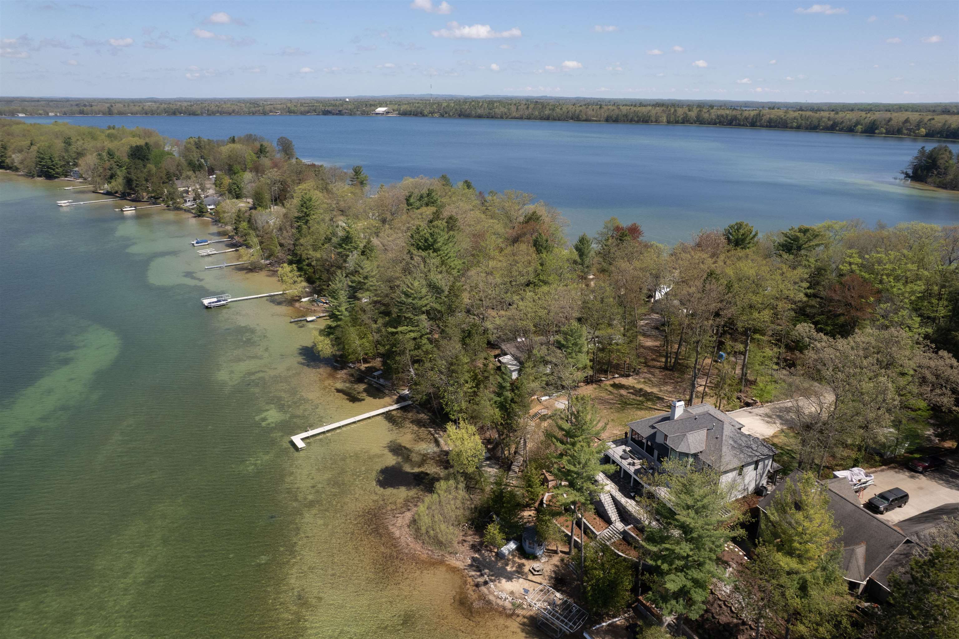 5568 Lakeview Drive