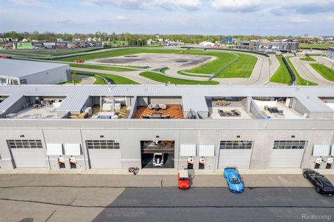 154 Speedway Pontiac City MI 48341