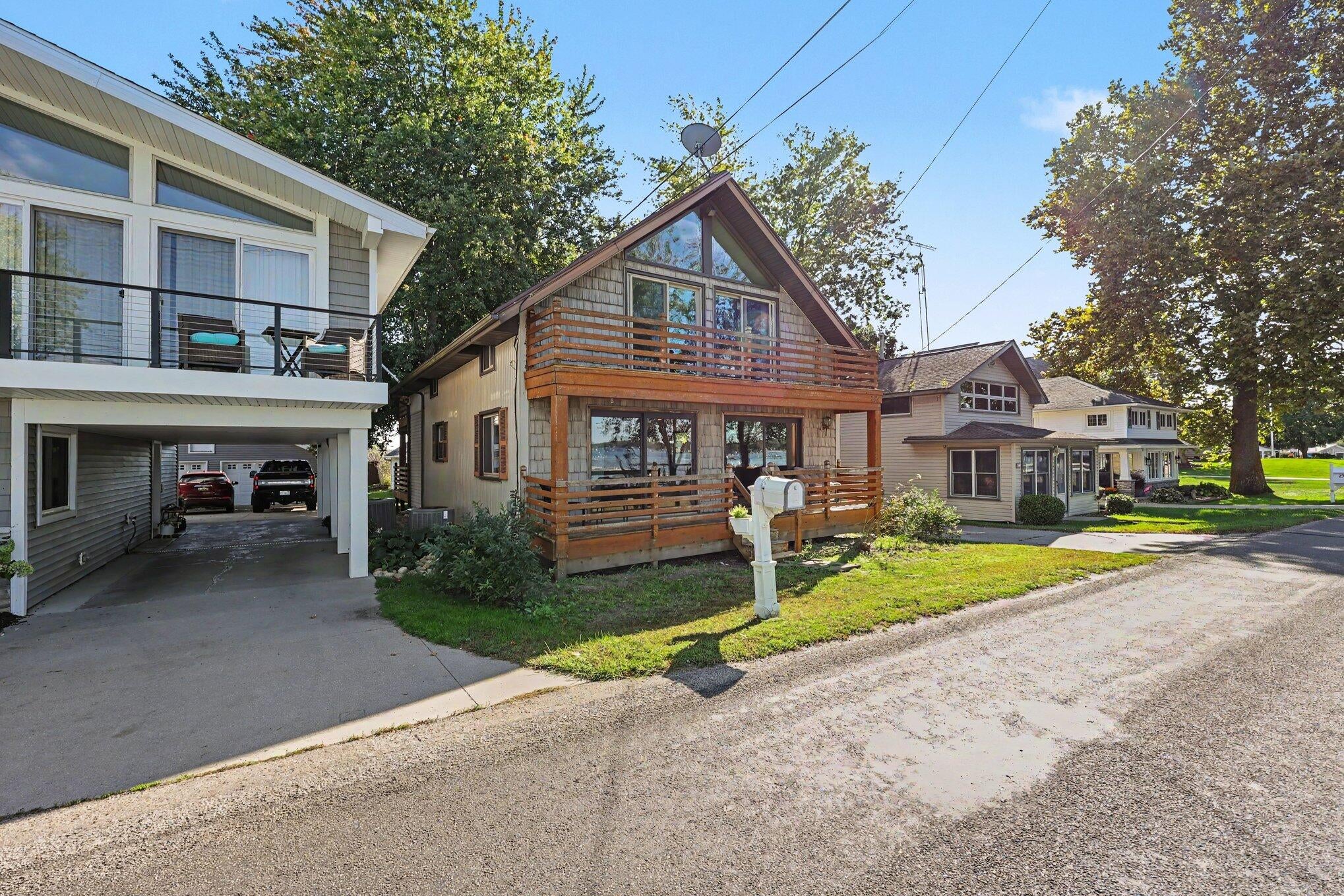 2973 Round Lake Highway
