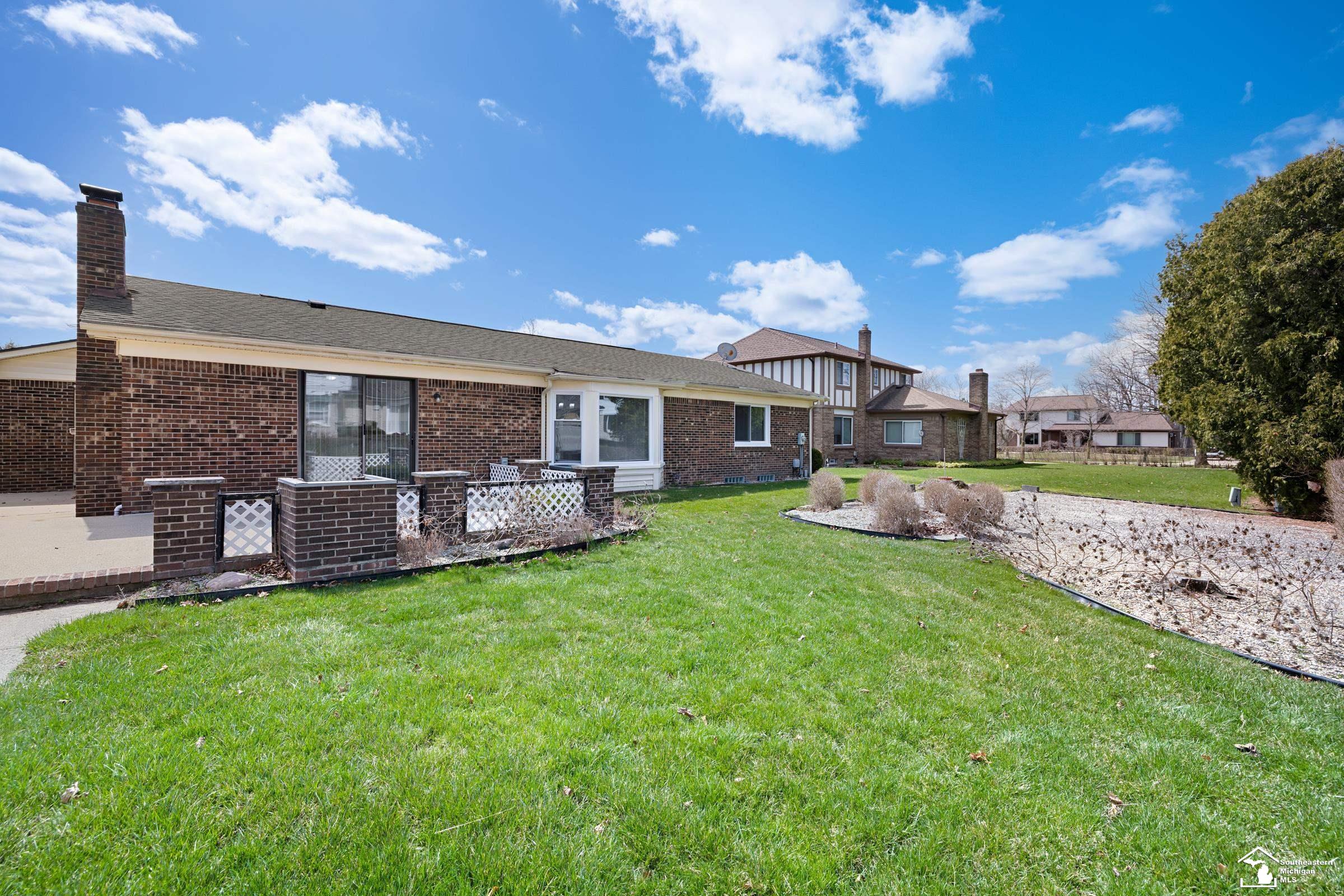 33472 6 MILE Road