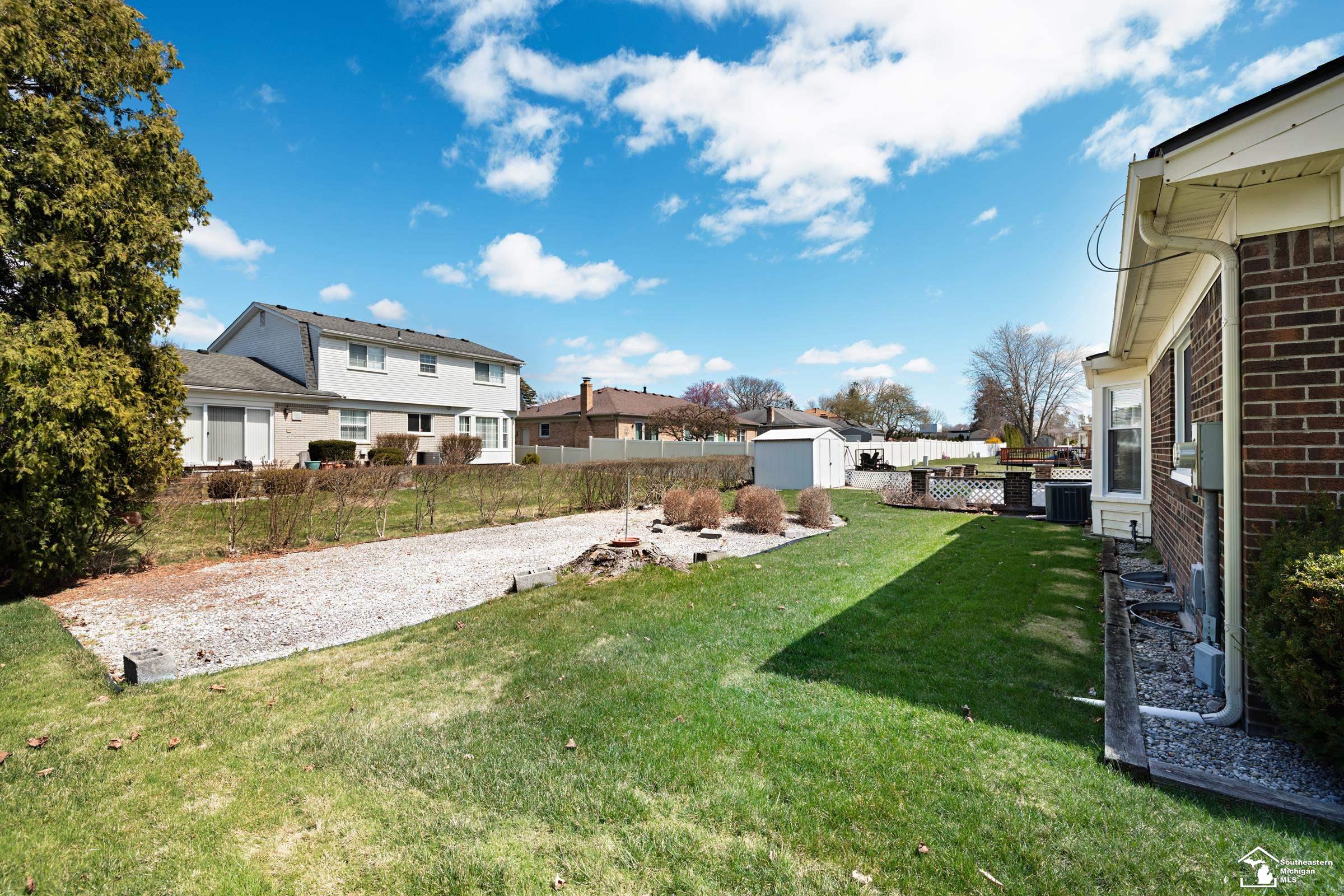 33472 6 MILE Road