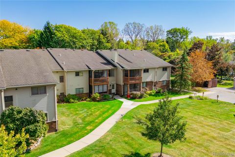 10241 Nancys Boulevard 56 Grosse Ile Township MI 48138