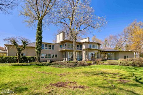 Photo of 515 Lake Shore Road, Village Of Grosse Pointe Shores City, MI 48236 (MLS # 58050206877)