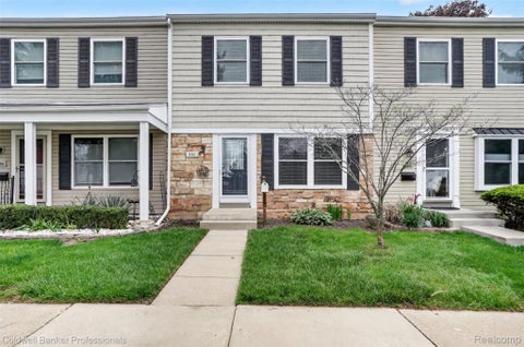 Photo of 902 Little Hill Court, Rochester Hills City, MI 48307 (MLS # 20261066554)