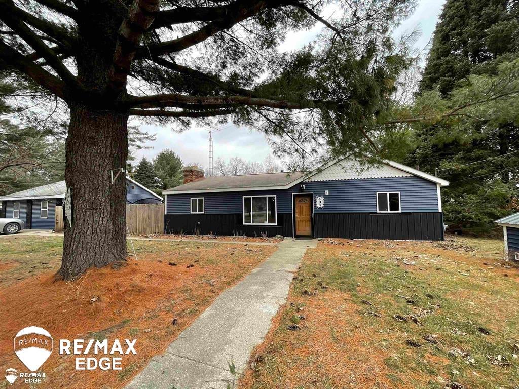 494 W Barnes Lake Road