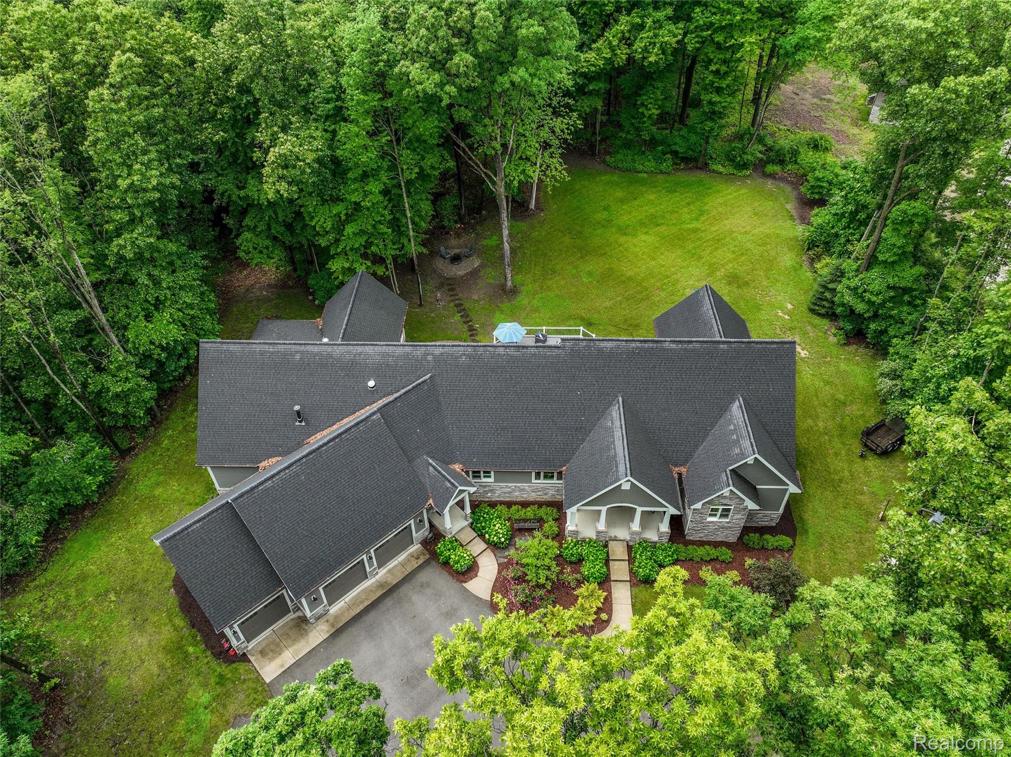800 Greystone Drive