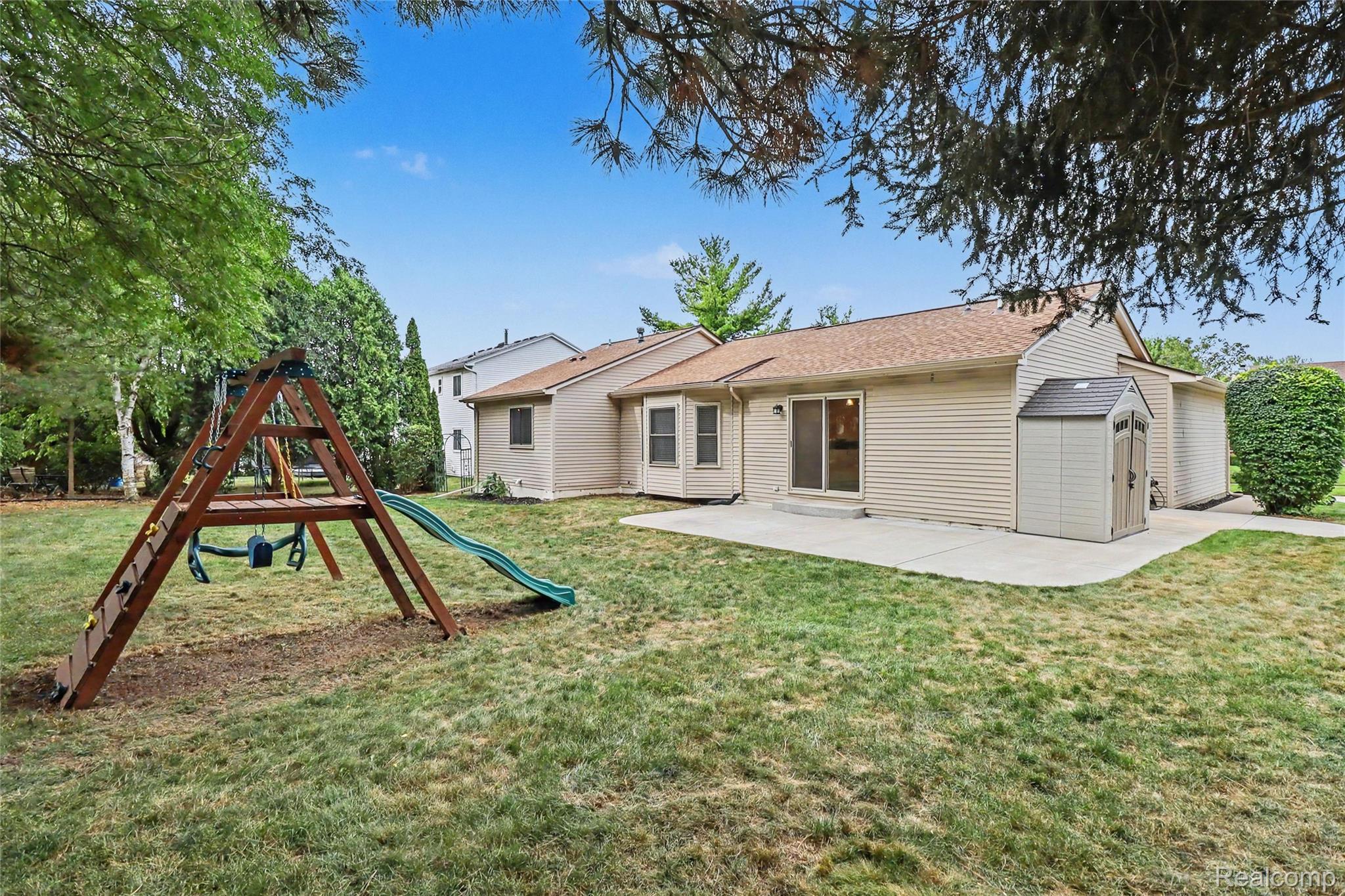 24946 Fairway Hills Drive