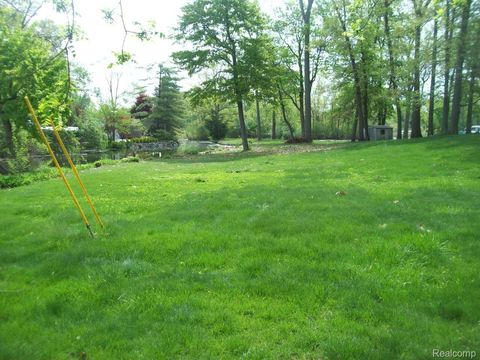 00 SOLANO Drive Wolverine Lake Village MI 48390