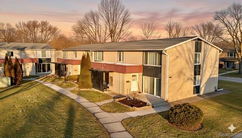 8315 Karam Boulevard #4 Warren City MI 48093