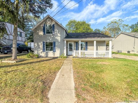 405 Lincoln Street Fenton City MI 48430