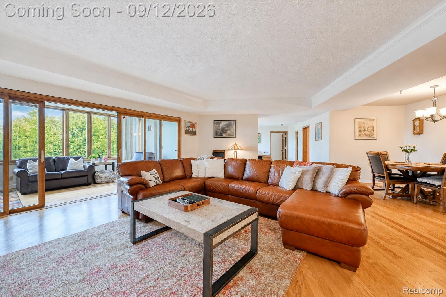43050 12 Oaks Crescent Drive 4055