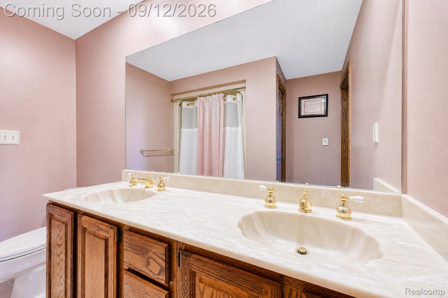 43050 12 Oaks Crescent Drive 4055