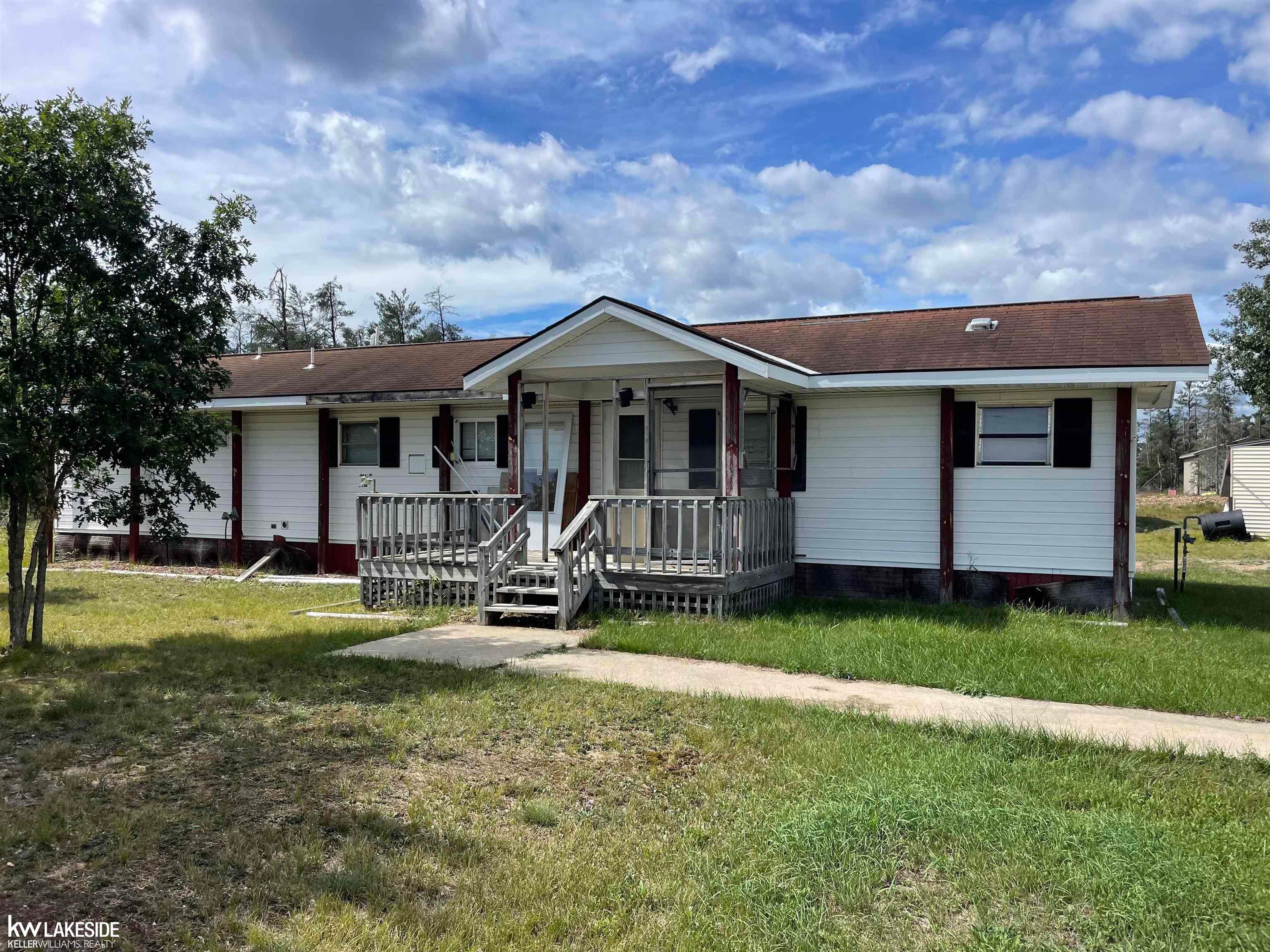 586 S Headquarters Road