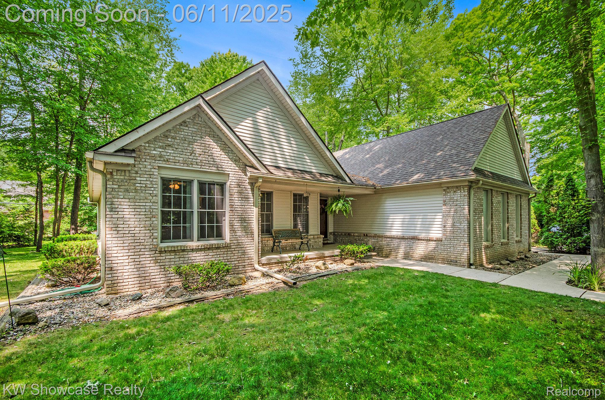 3675 S Commerce Road