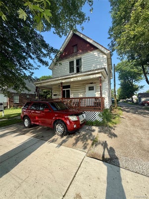 1813 10TH AVE, PORT HURON, MI 48060 - Image dc77c4c4bf26f36e94543ddf5c1621eb/3977708929