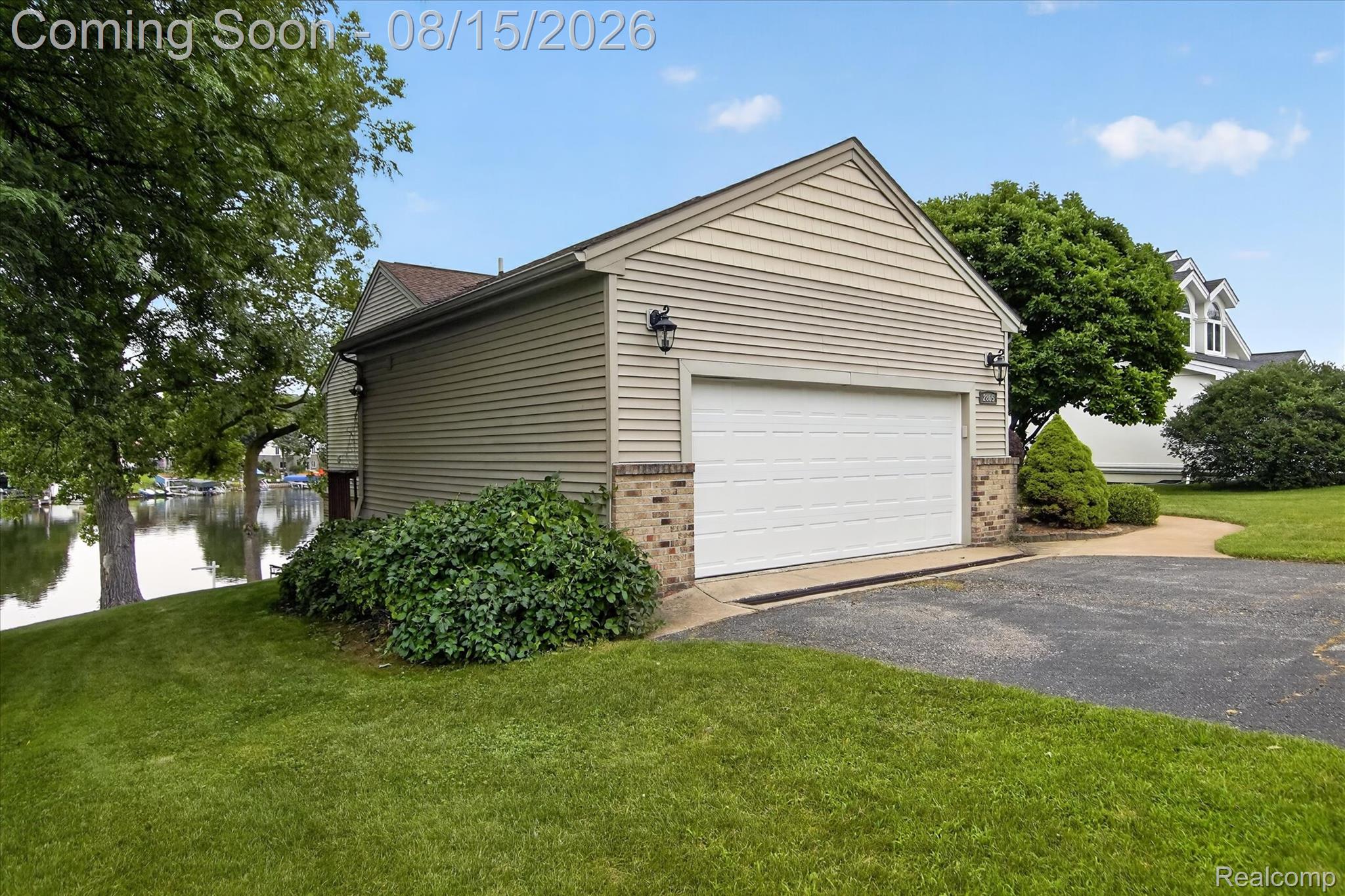 2805 Coral