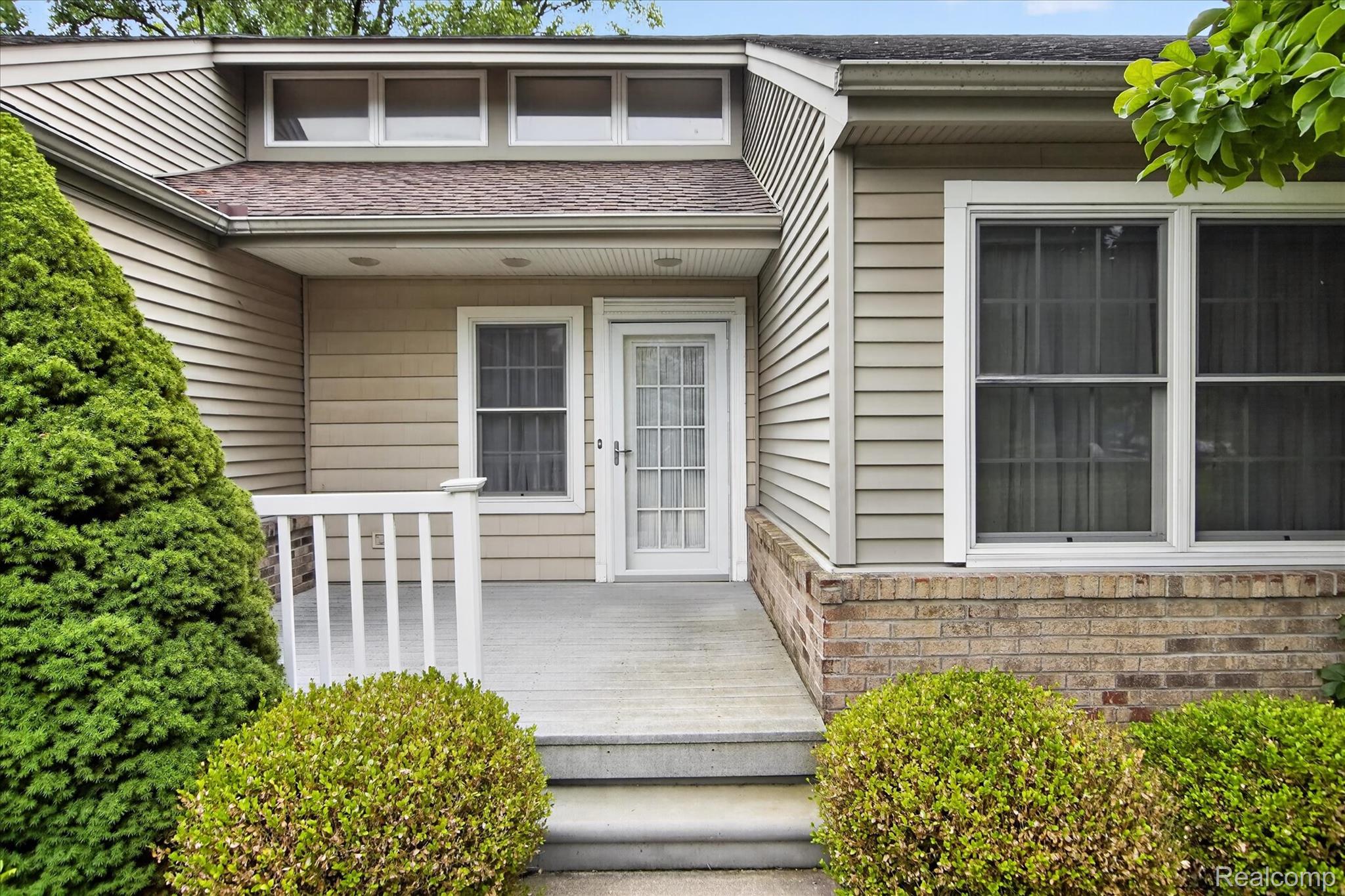 2805 Coral