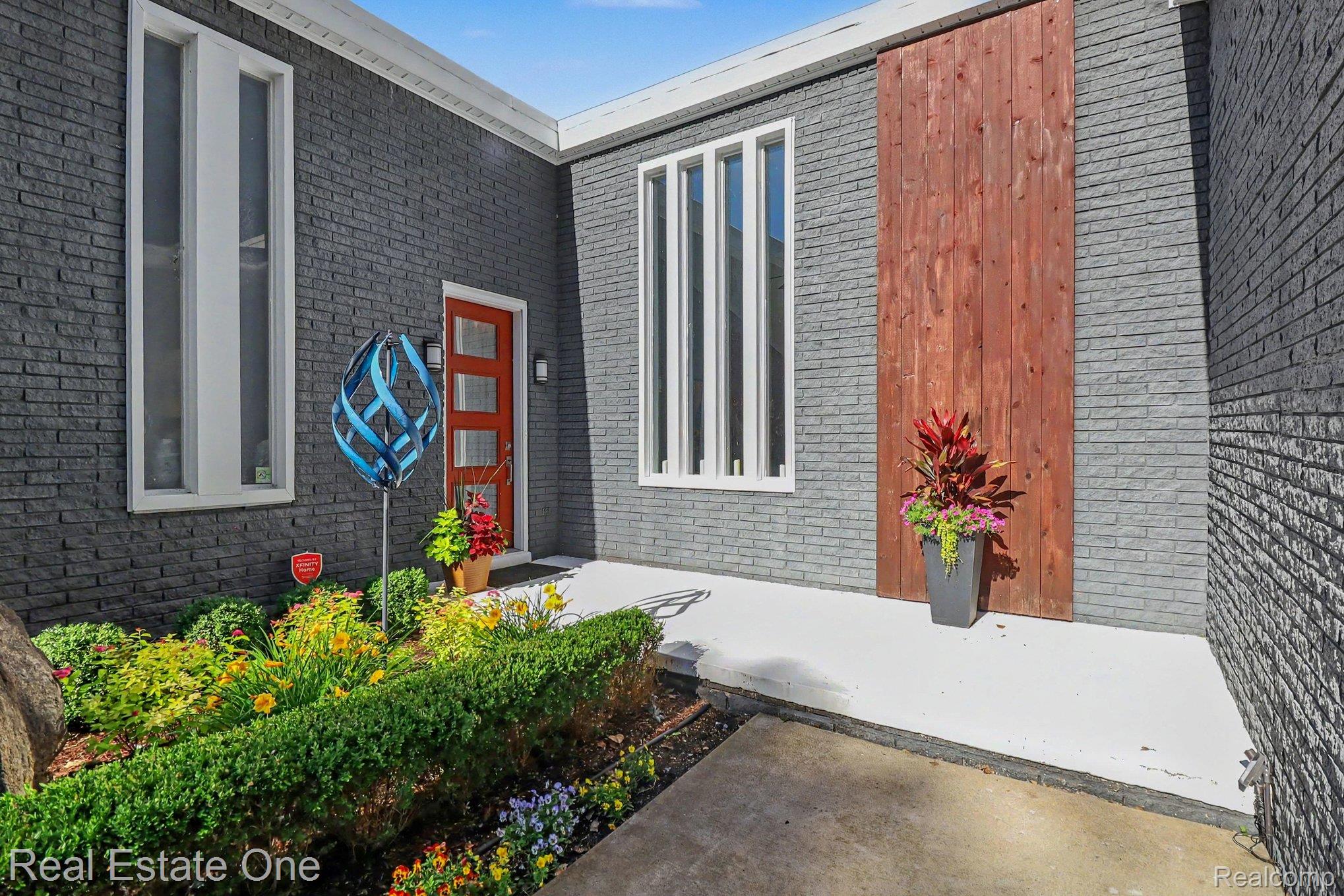 310 Pine Tree Rd Road
