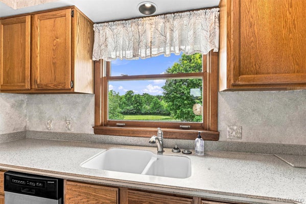 5880 SAWMILL LAKE RD, ORTONVILLE, MI 48462 - Image dc8cd9dc2ed54c3d988a505a0e3743cf/2257239368