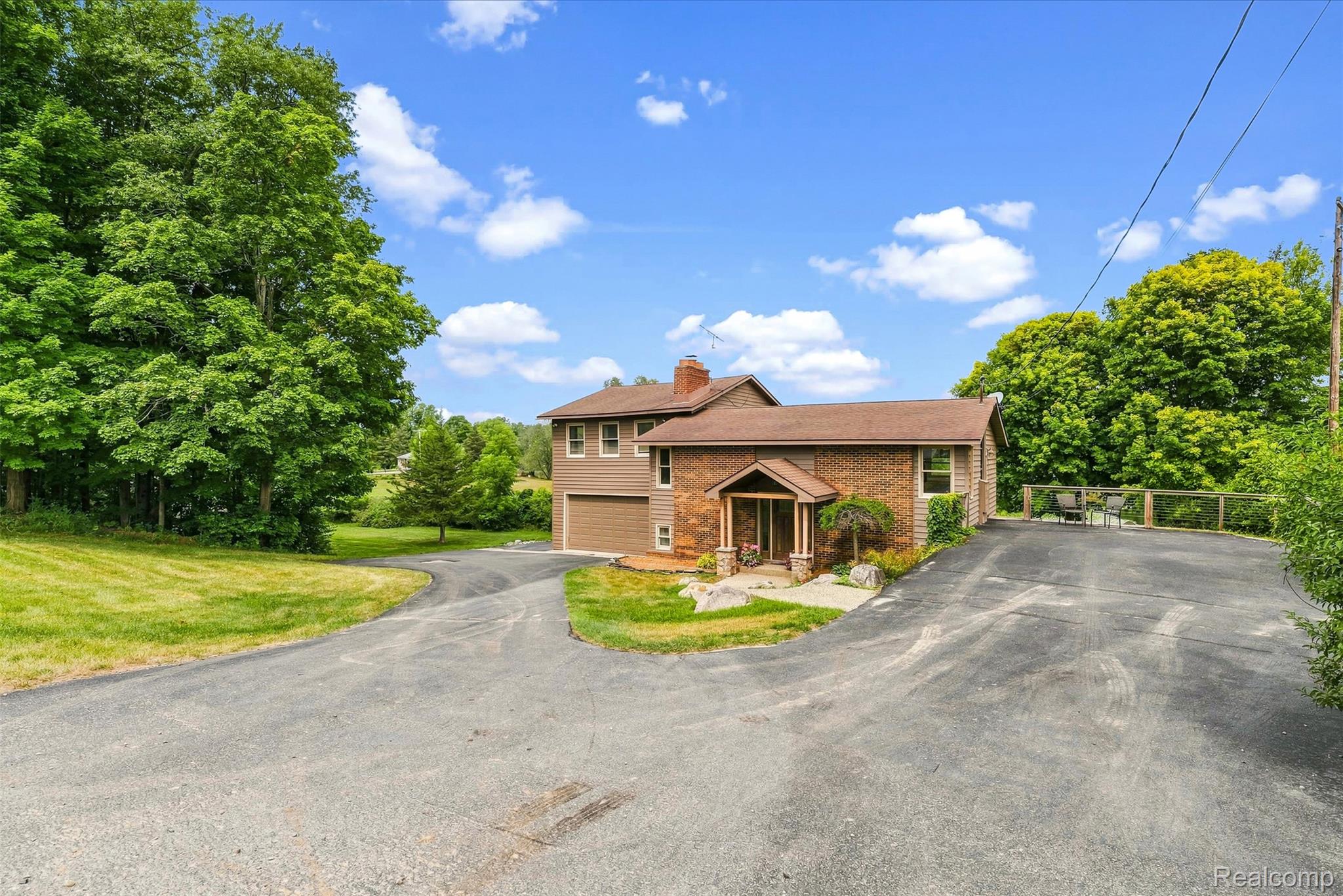 5880 Sawmill Lake Road