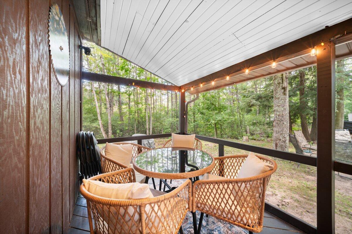 20308 Lakeview Drive