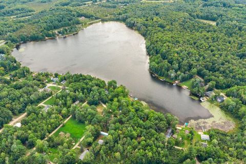 Tiny photo for 20308 Lakeview Drive, Burdell Township, MI 49688 (MLS # 71026013489)