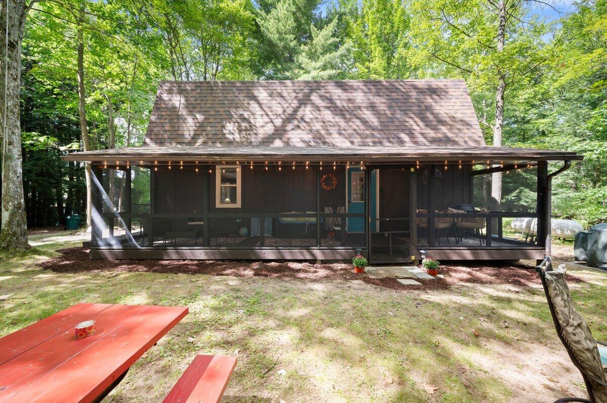 20308 Lakeview Drive