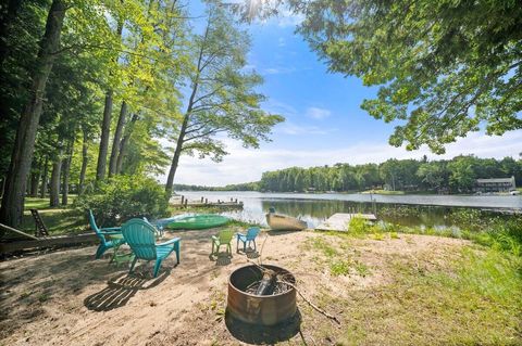 Tiny photo for 20308 Lakeview Drive, Burdell Township, MI 49688 (MLS # 71026013489)