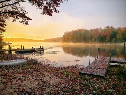 Tiny photo for 20308 Lakeview Drive, Burdell Township, MI 49688 (MLS # 71026013489)