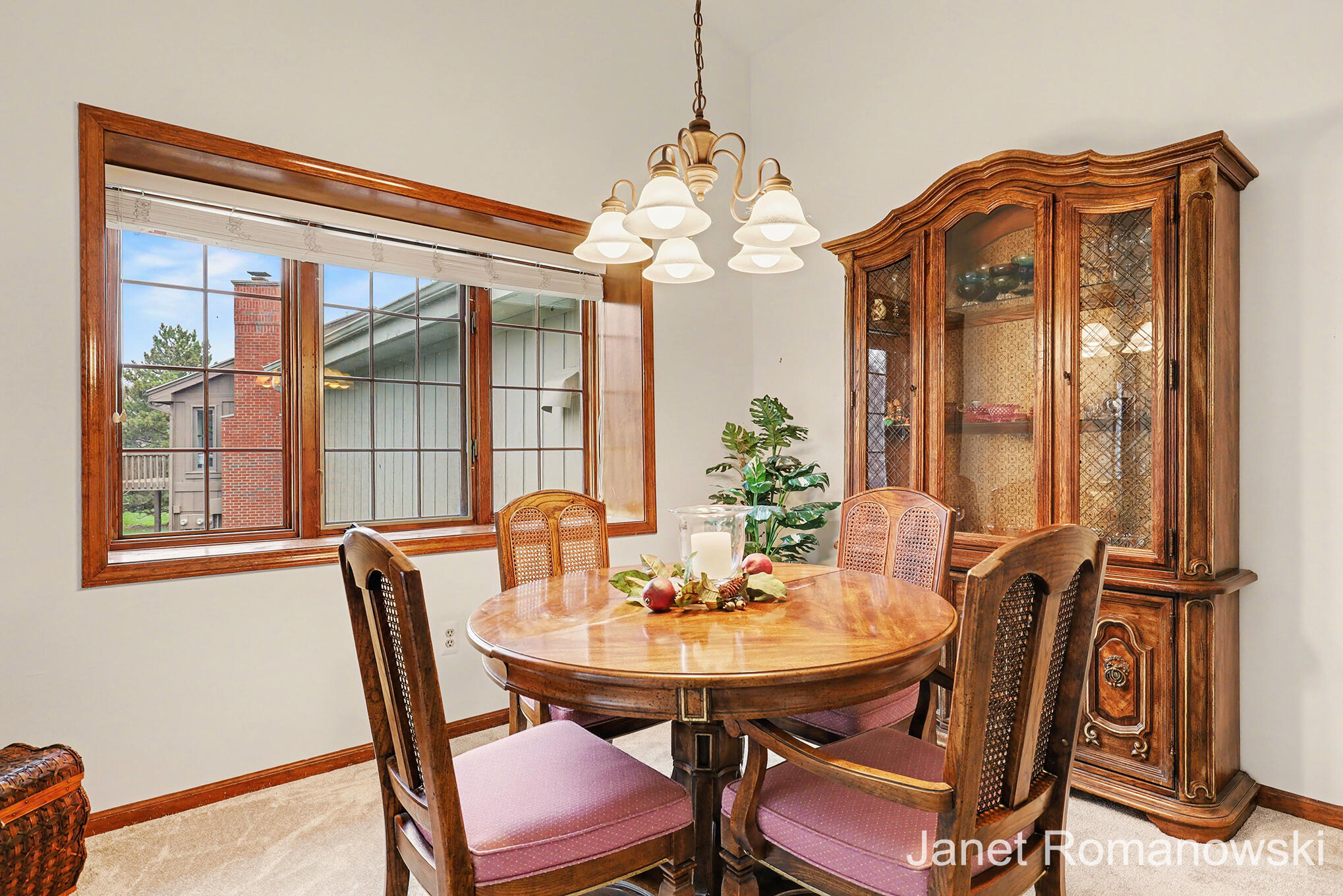 1317 Suncrest Drive NE