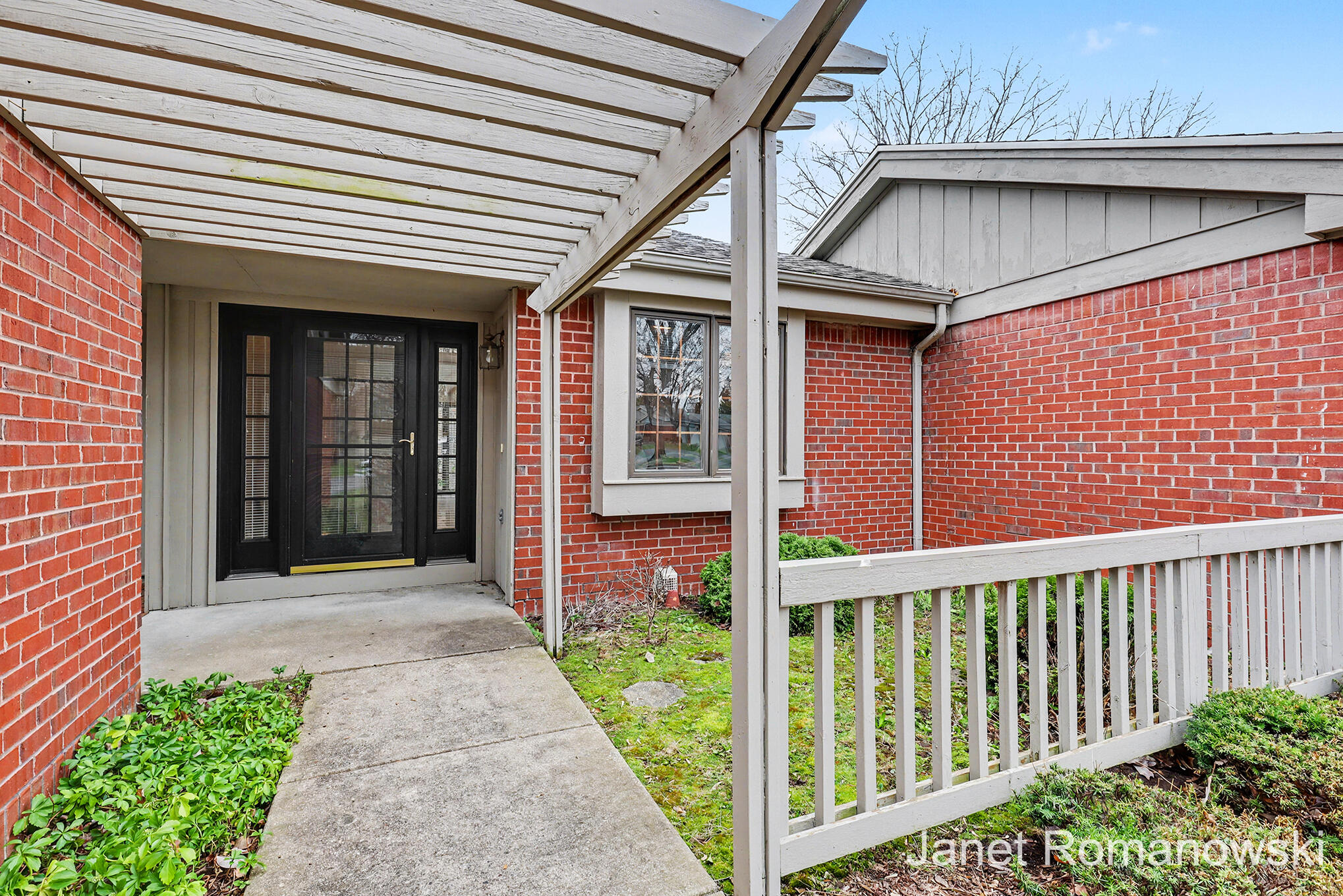 1317 Suncrest Drive NE