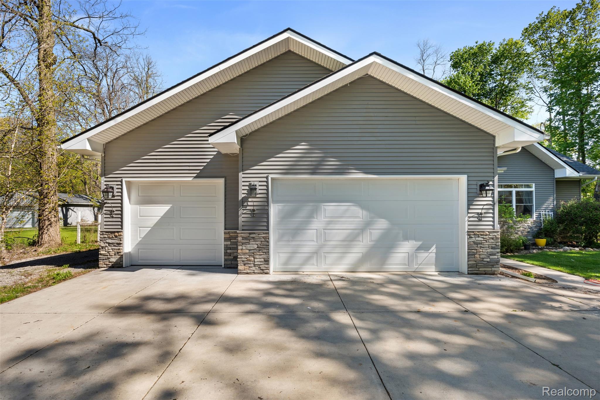 8306 Foster Road