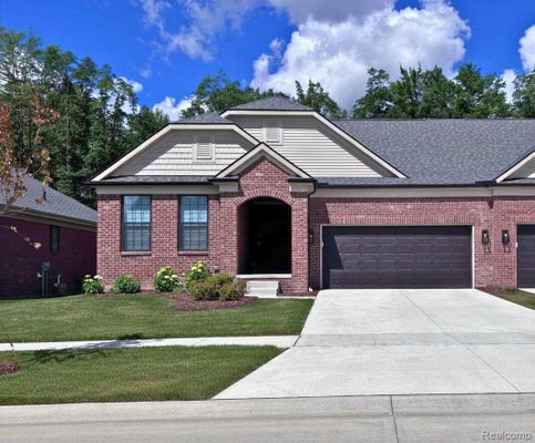 55825 OAK POINTE DR, UTICA, MI 48315 - Image dca5efe65acbcb01e6a3d17d5da91727/3161848404