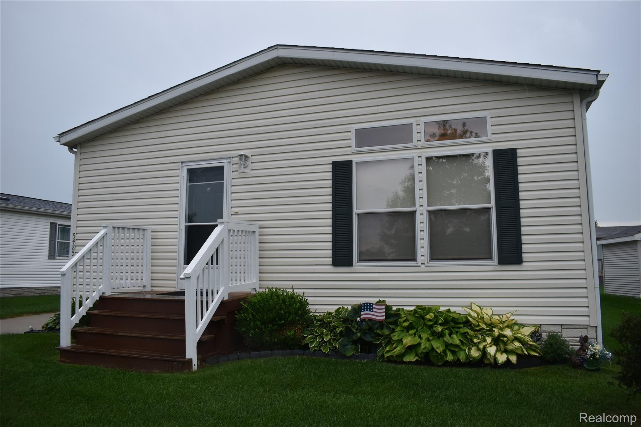 5485 Oakmont
